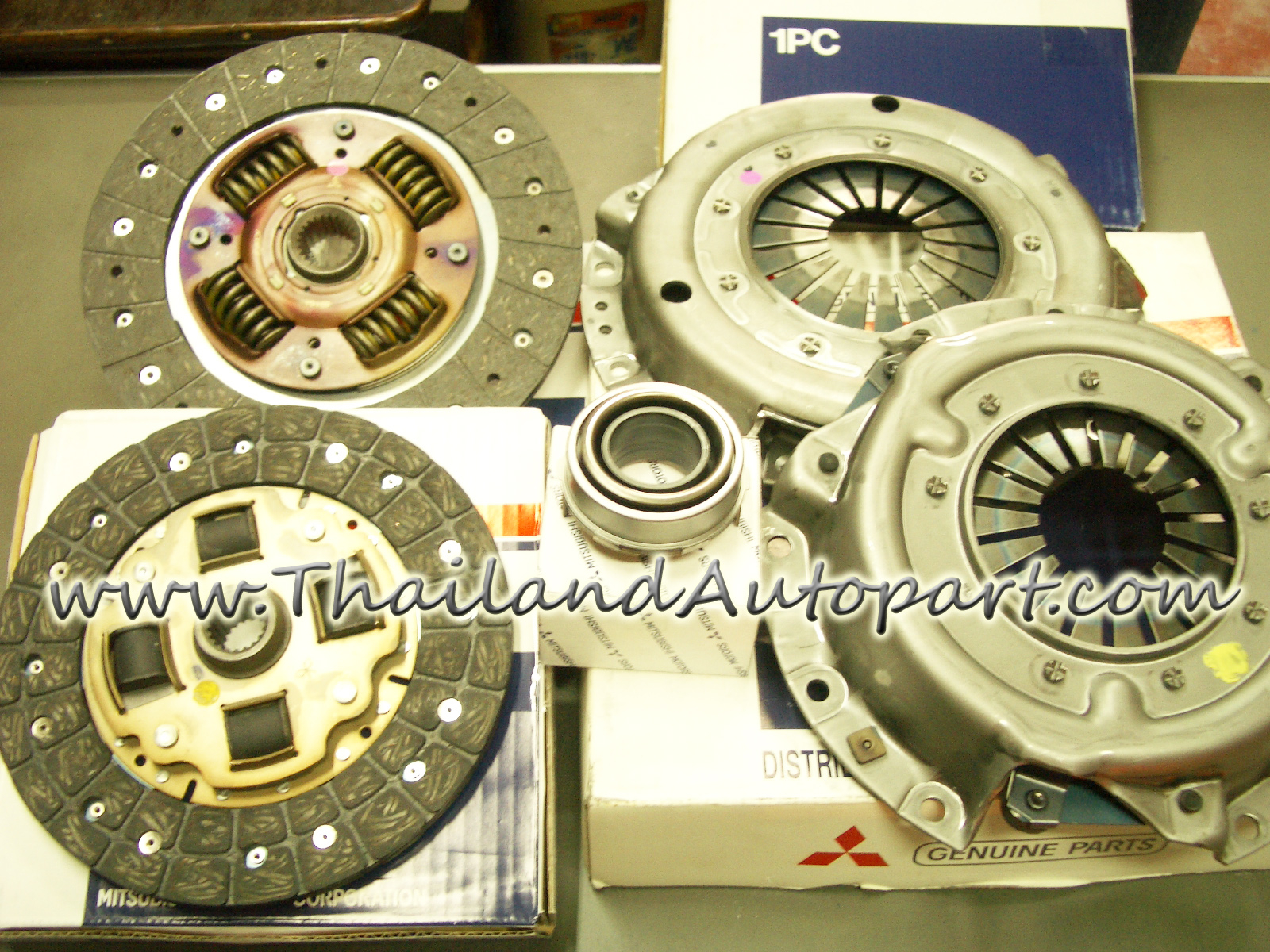 CLUTCH DISC, COVER PLATE, CLUTCH COVER, CLUTCH BEARING FOR MITSUBISHI CARS AND PICKUP TRUCKS